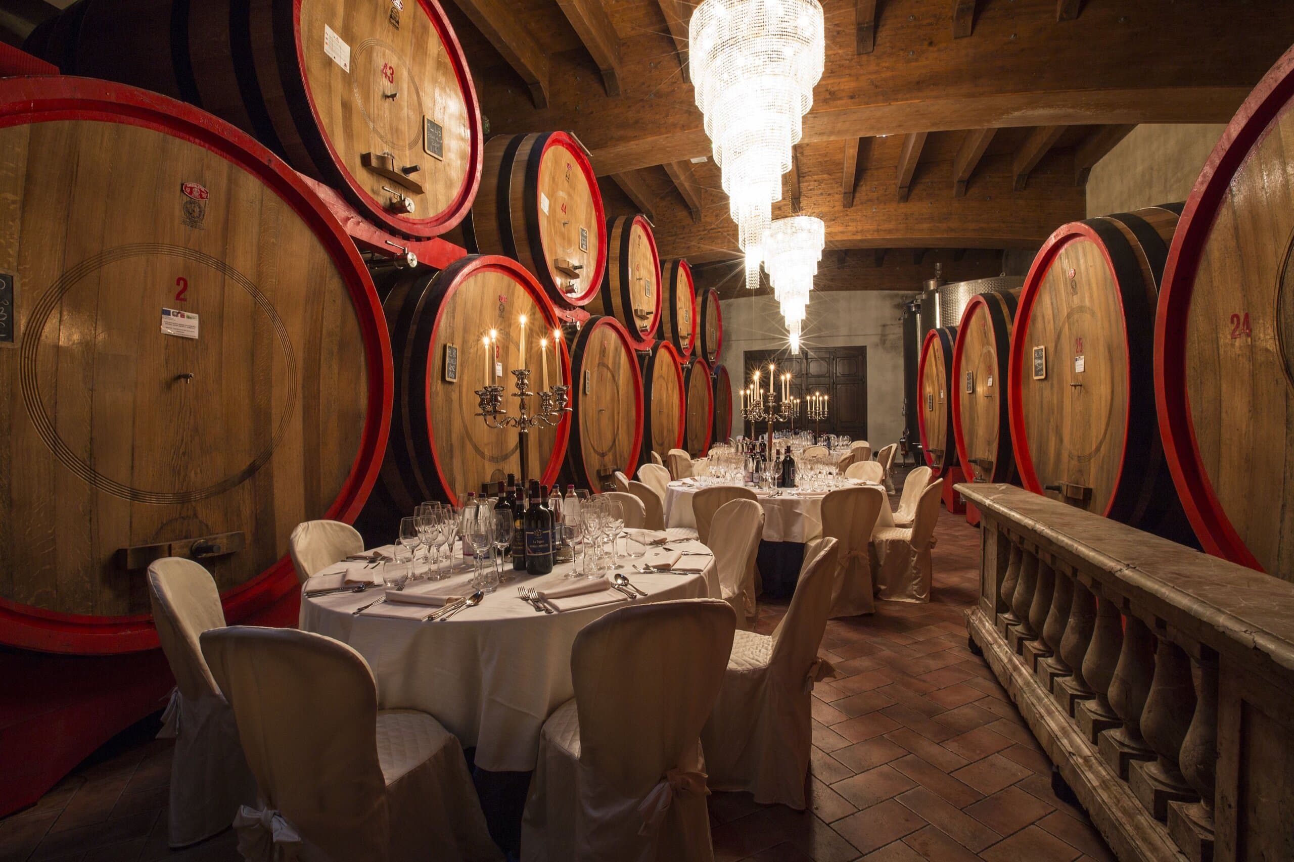 La bottaia di La Togata: le grandi botti di rovere del Brunello di Montalcino